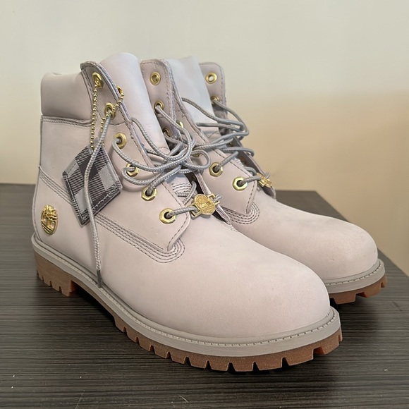 ♡BRAND NEW IN BOX Timberland™ Light Grey Genuine Nubuck Leather Boots♡ Size 5.5♡ - Picture 9 of 13